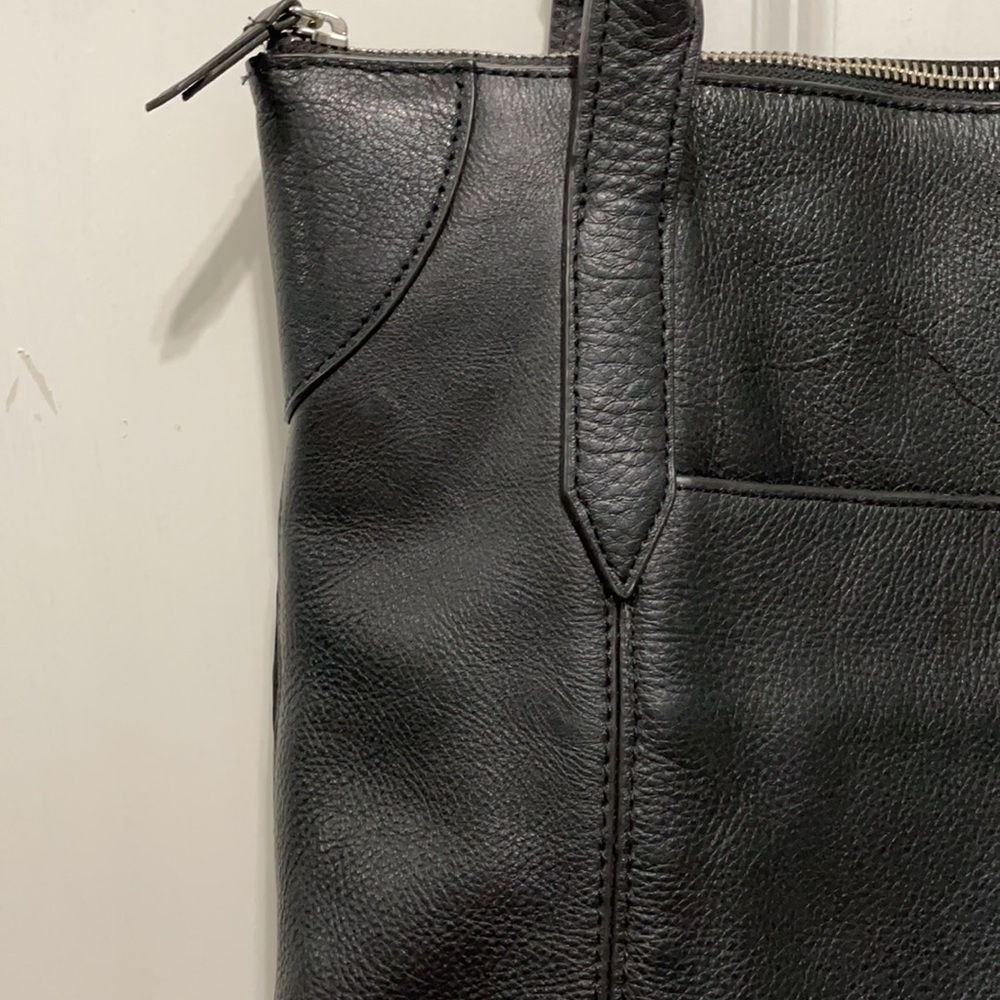 Lodi’s ladies genuine leather purse - Picture 3 of 13